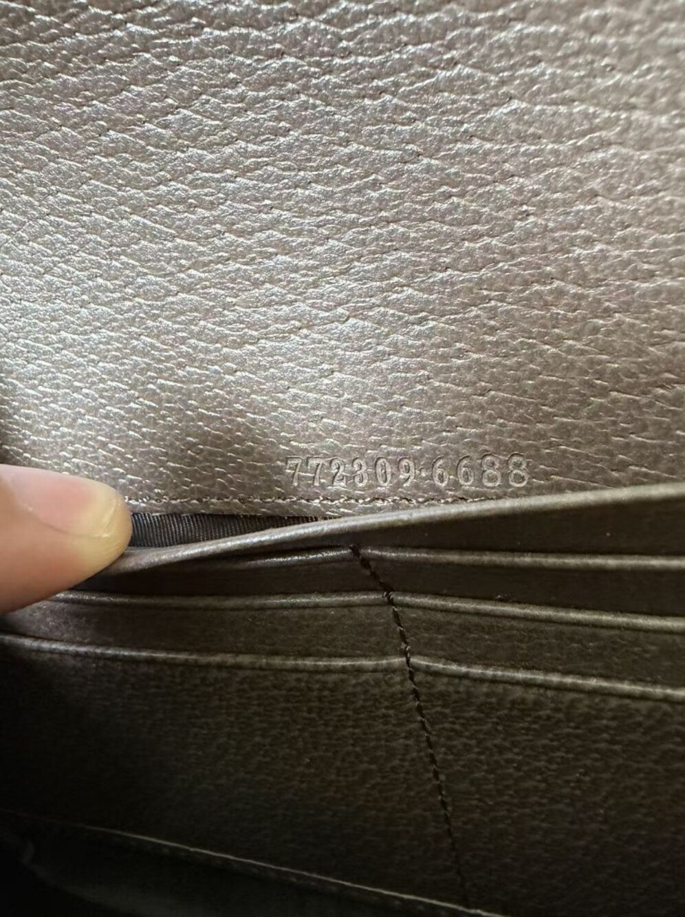 Gucci Beige GG Supreme Ophidia wallet on chain - Picture 14 of 16